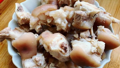 女人多吃富含膠原蛋白的菜肴，臉色紅潤、皮膚細(xì)膩更年輕